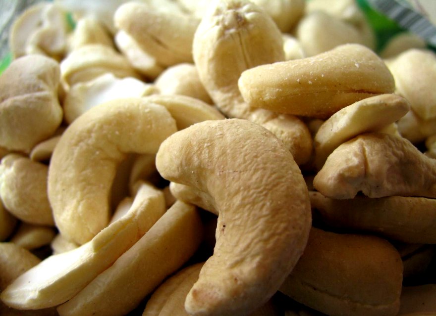 cashew2